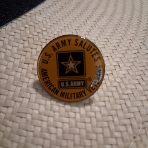 Other - Vintage US Army Salutes American‎ Military Veterans Lapel Tack Pin EVC